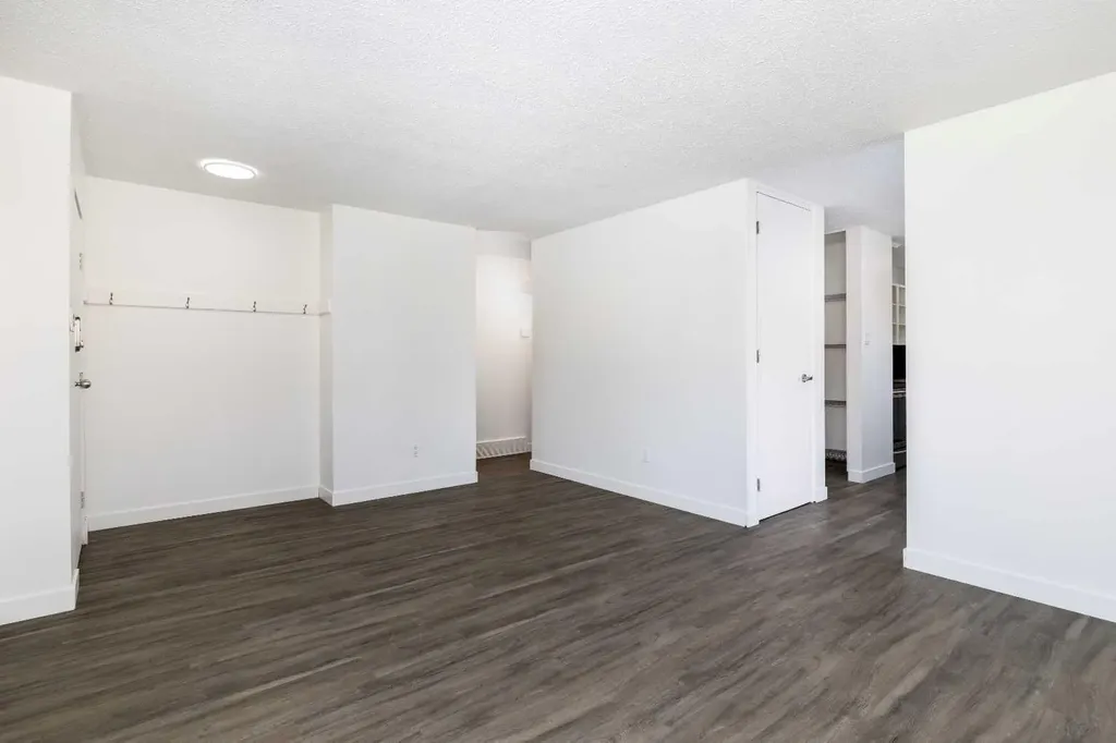 47 Olsen Street Red Deer AB T4N 5B8
