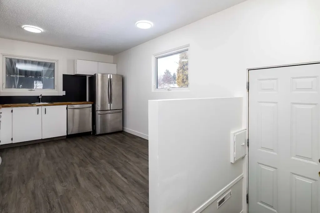 47 Olsen Street Red Deer AB T4N 5B8
