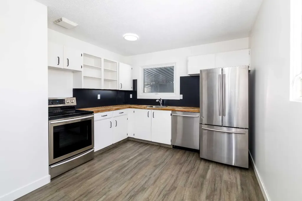 47 Olsen Street Red Deer AB T4N 5B8