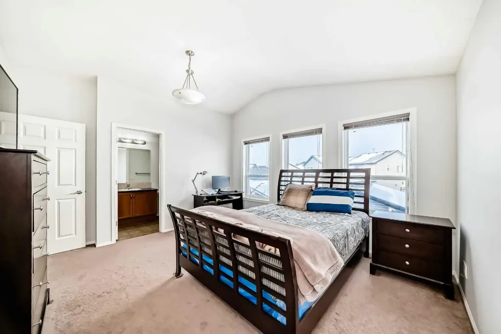 9275 Saddlebrook Drive NE Calgary AB T3J 5M5