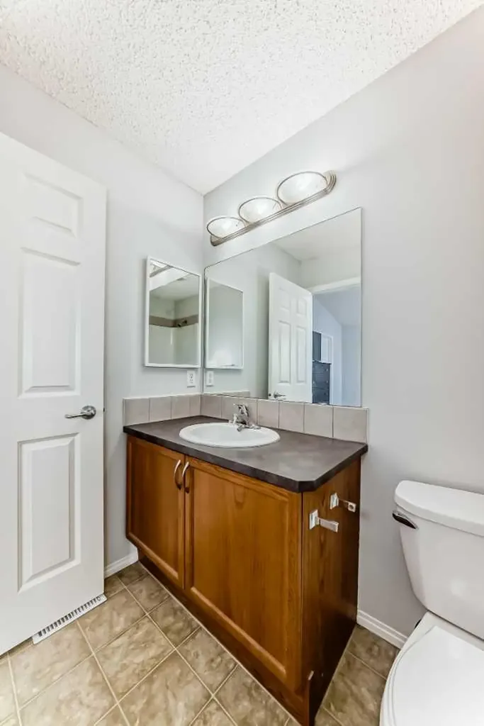 9275 Saddlebrook Drive NE Calgary AB T3J 5M5