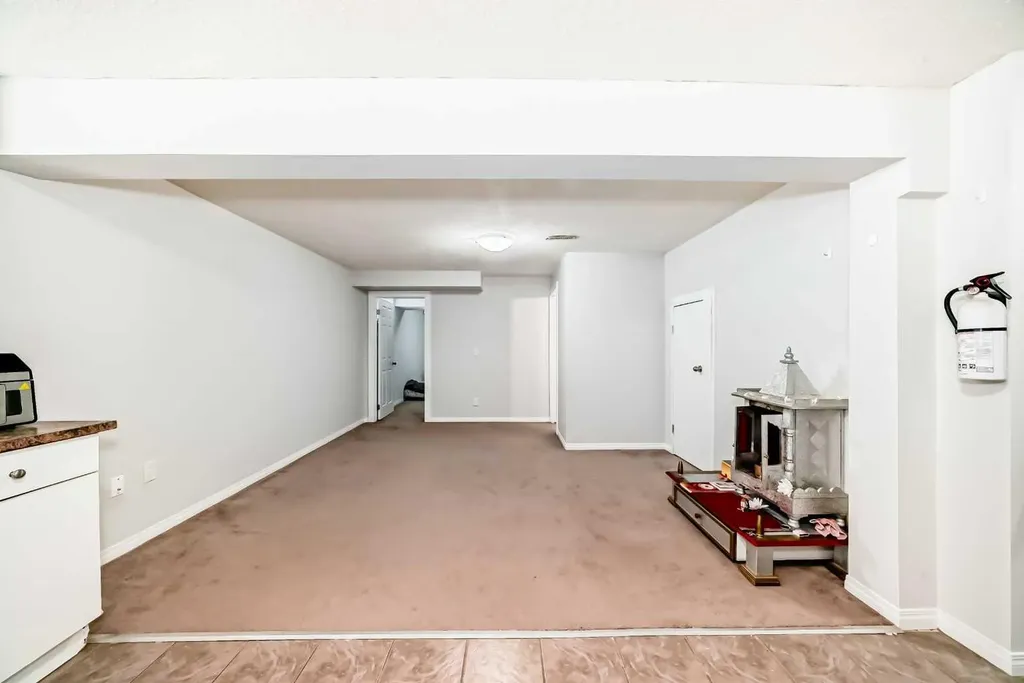 9275 Saddlebrook Drive NE Calgary AB T3J 5M5