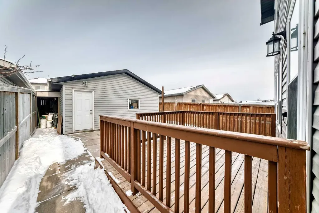 9275 Saddlebrook Drive NE Calgary AB T3J 5M5