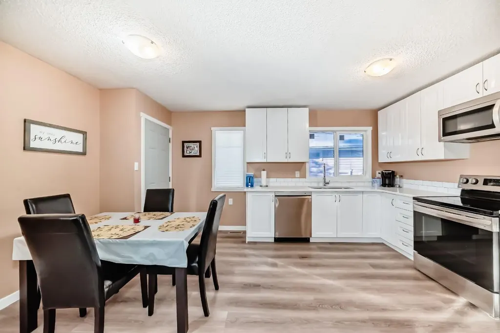 3221 32a Avenue SE Calgary AB T2B0J6