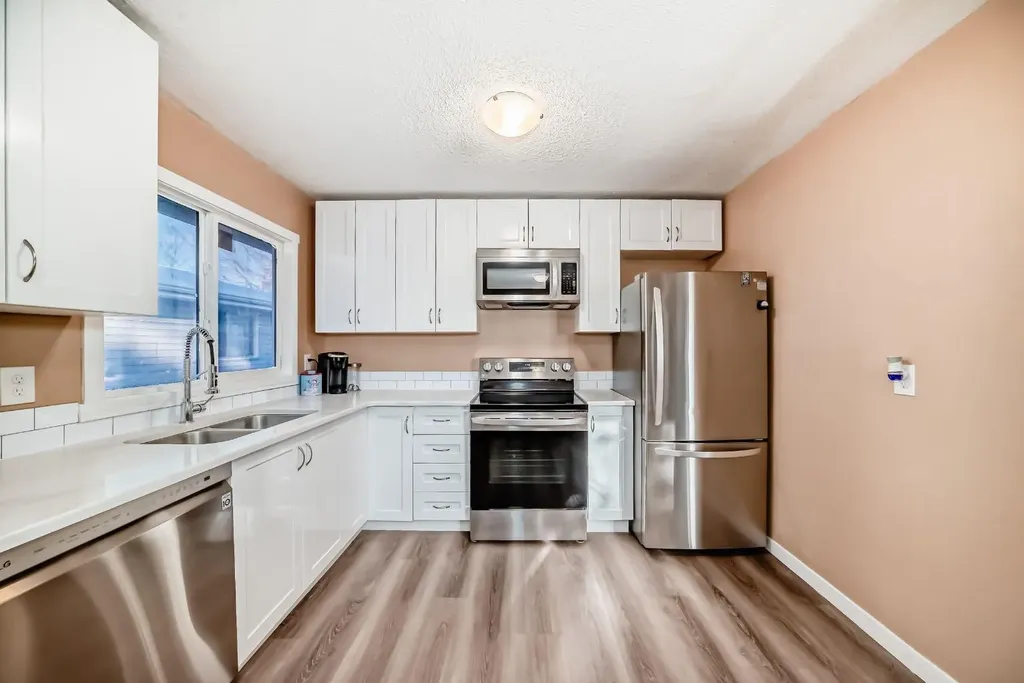 3221 32a Avenue SE Calgary AB T2B0J6