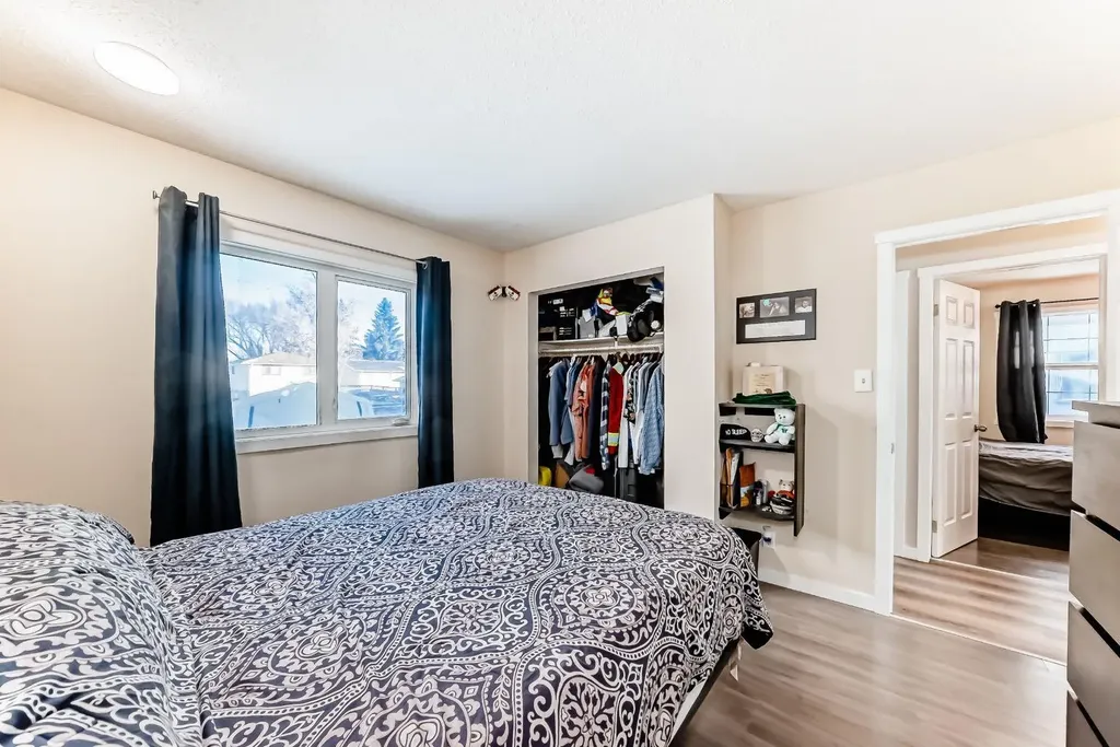 3221 32a Avenue SE Calgary AB T2B0J6
