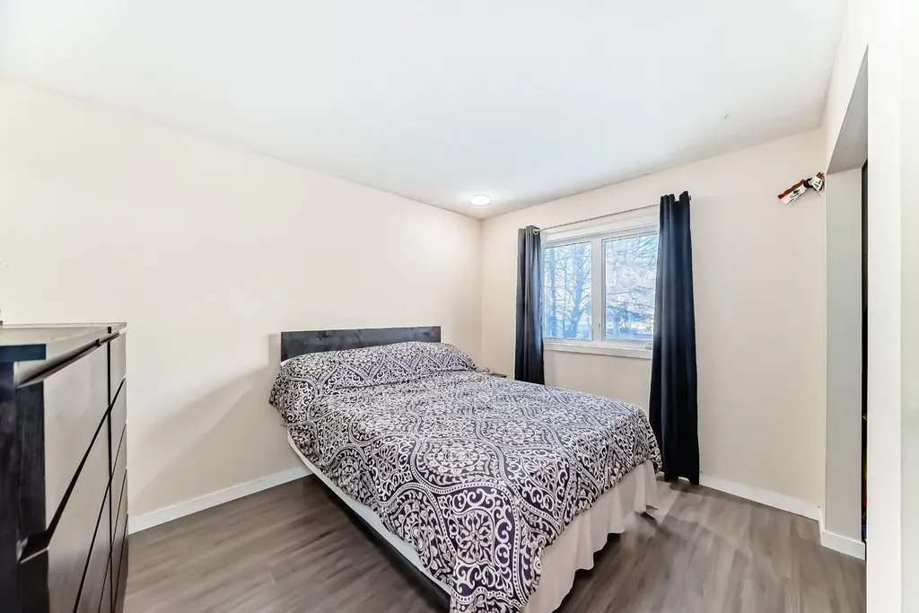 3221 32a Avenue SE Calgary AB T2B0J6