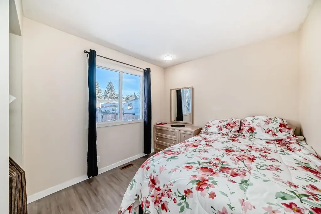 3221 32a Avenue SE Calgary AB T2B0J6