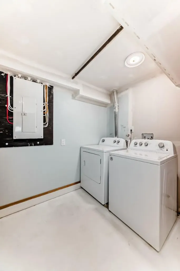3221 32a Avenue SE Calgary AB T2B0J6