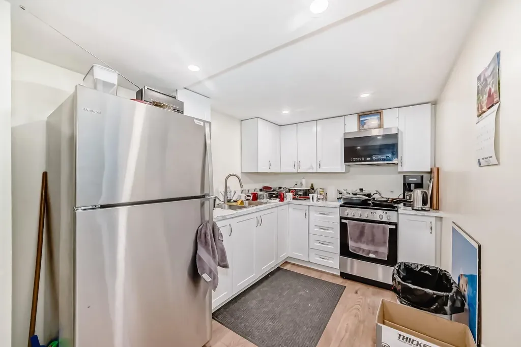 3221 32a Avenue SE Calgary AB T2B0J6