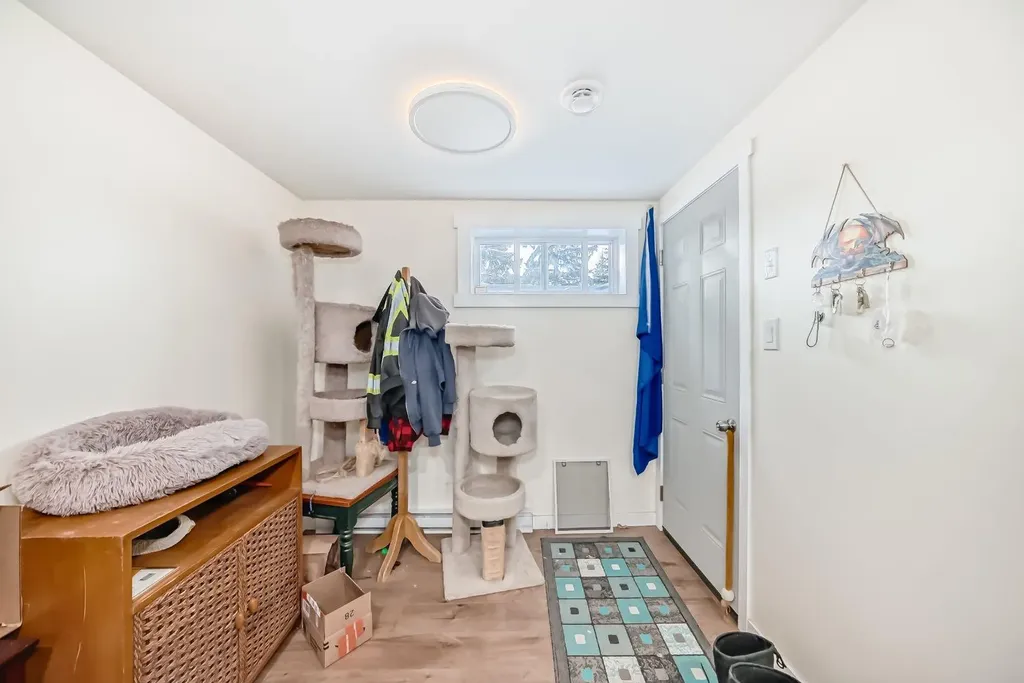 3221 32a Avenue SE Calgary AB T2B0J6