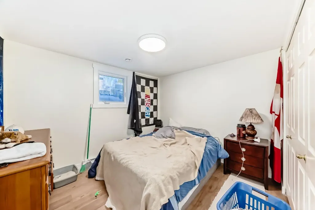 3221 32a Avenue SE Calgary AB T2B0J6