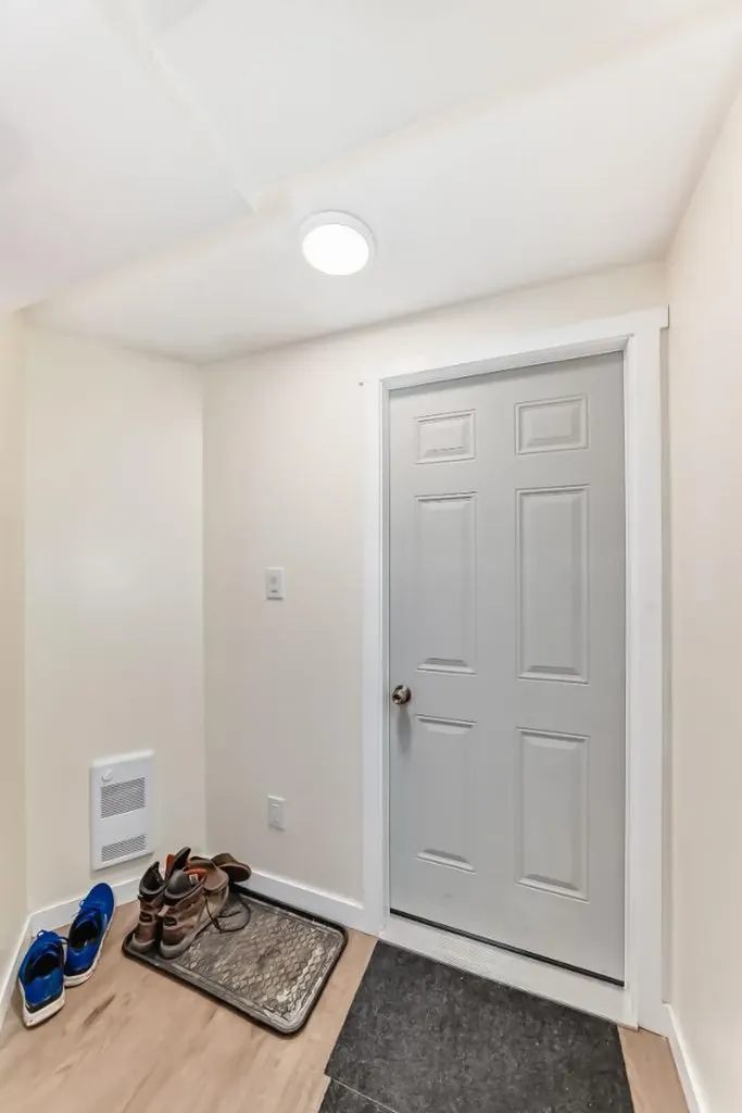 3221 32a Avenue SE Calgary AB T2B0J6