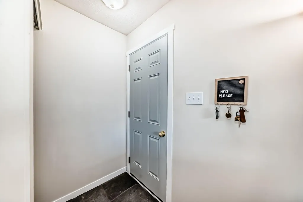 3221 32a Avenue SE Calgary AB T2B0J6