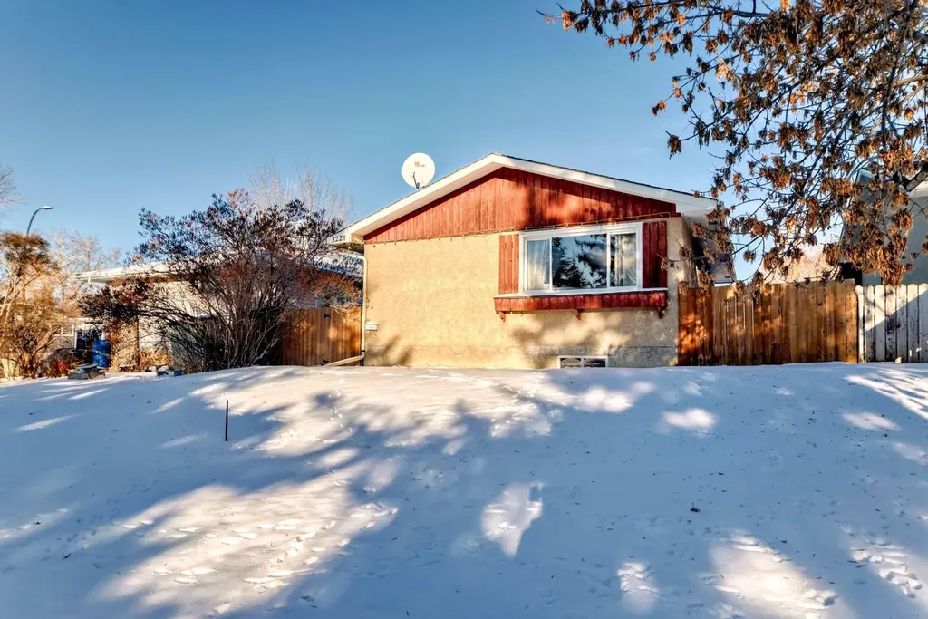 3221 32a Avenue SE Calgary AB T2B0J6