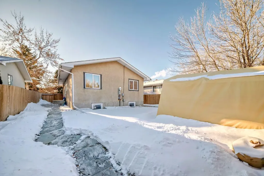 3221 32a Avenue SE Calgary AB T2B0J6