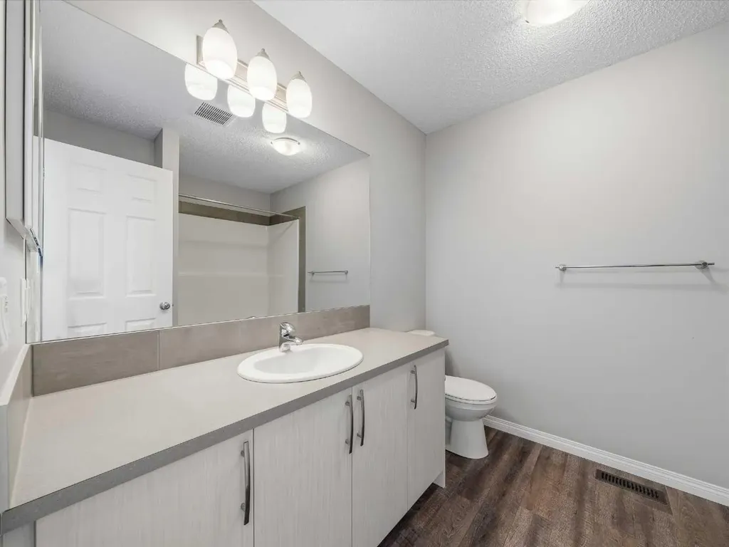89 Walgrove Rise SE Calgary AB T2X4E9