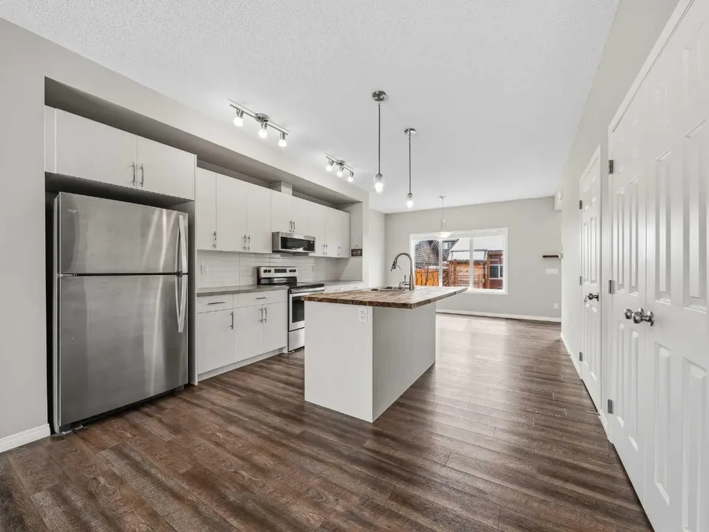 89 Walgrove Rise SE Calgary AB T2X4E9