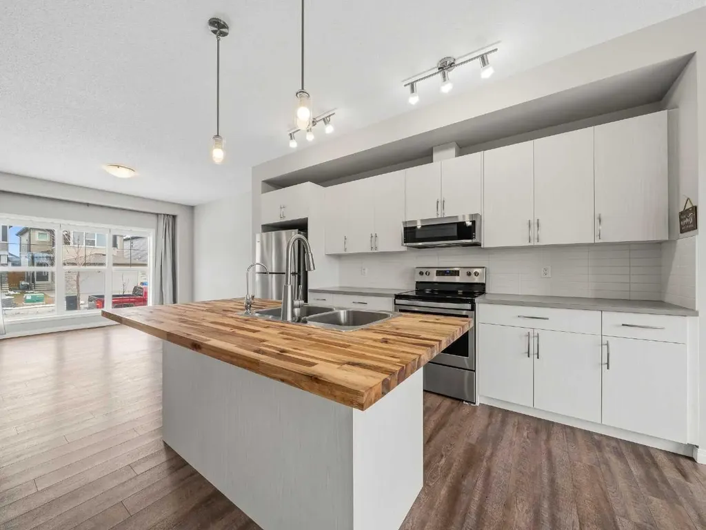 89 Walgrove Rise SE Calgary AB T2X4E9