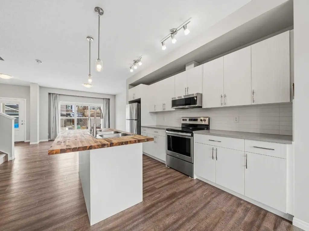 89 Walgrove Rise SE Calgary AB T2X4E9