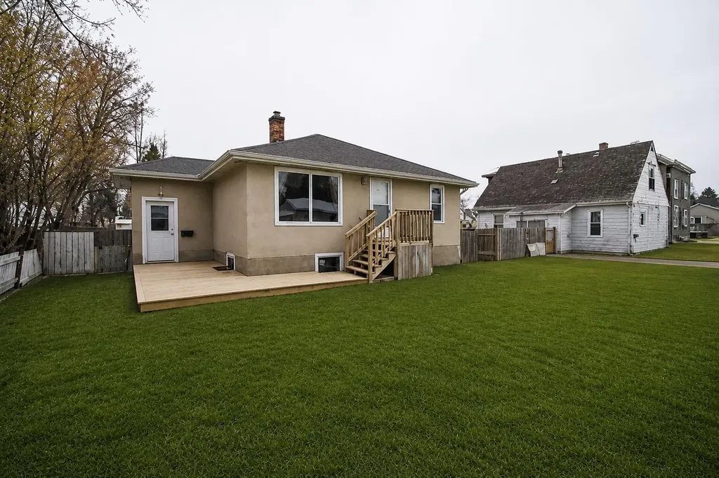 3725 45 Street Red Deer AB T4N1J3