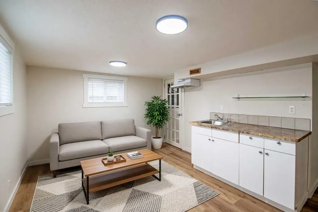 3725 45 Street Red Deer AB T4N1J3