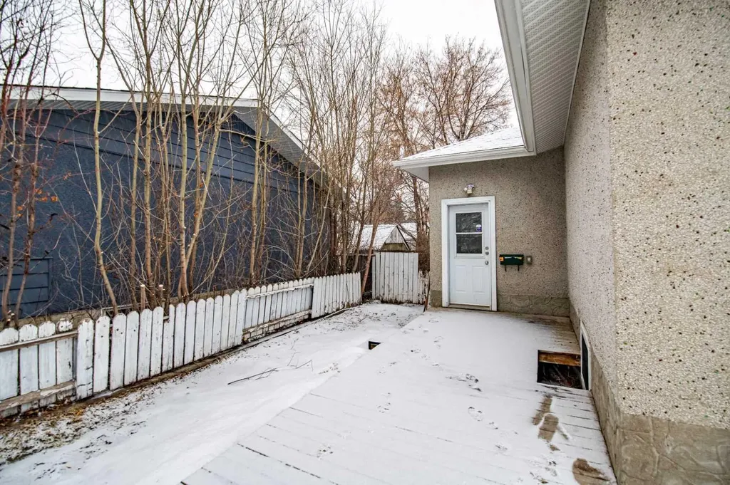 3725 45 Street Red Deer AB T4N1J3