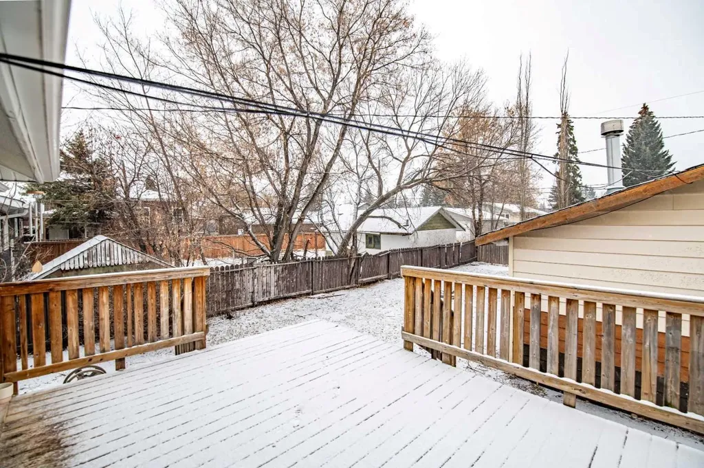 3725 45 Street Red Deer AB T4N1J3