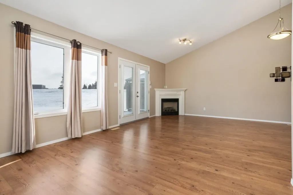 4539 69 Street Camrose AB T4V 5B3