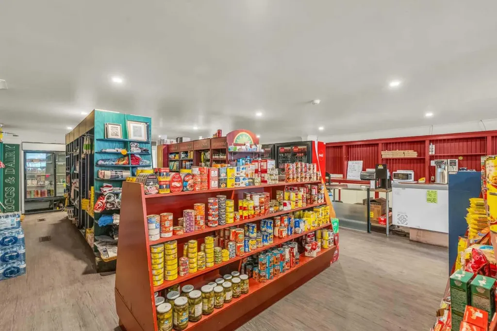 5204 579 Highway W Rural Mountain View County AB T0M2E0