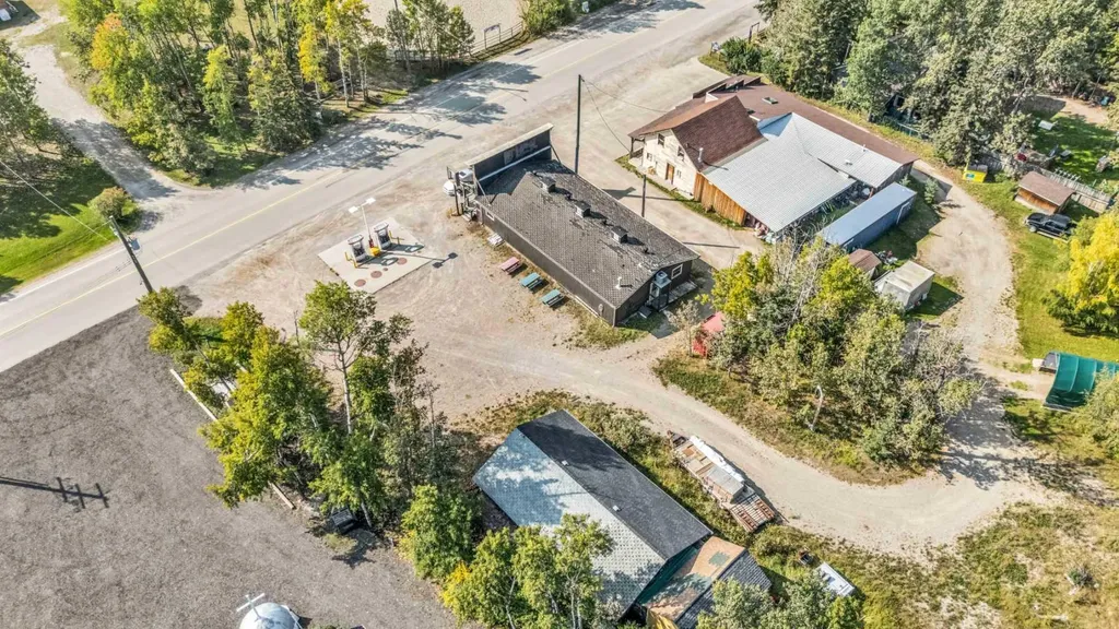 5204 579 Highway W Rural Mountain View County AB T0M2E0