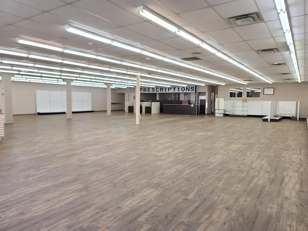 10013 100 Avenue Peace River AB T8S 2A5