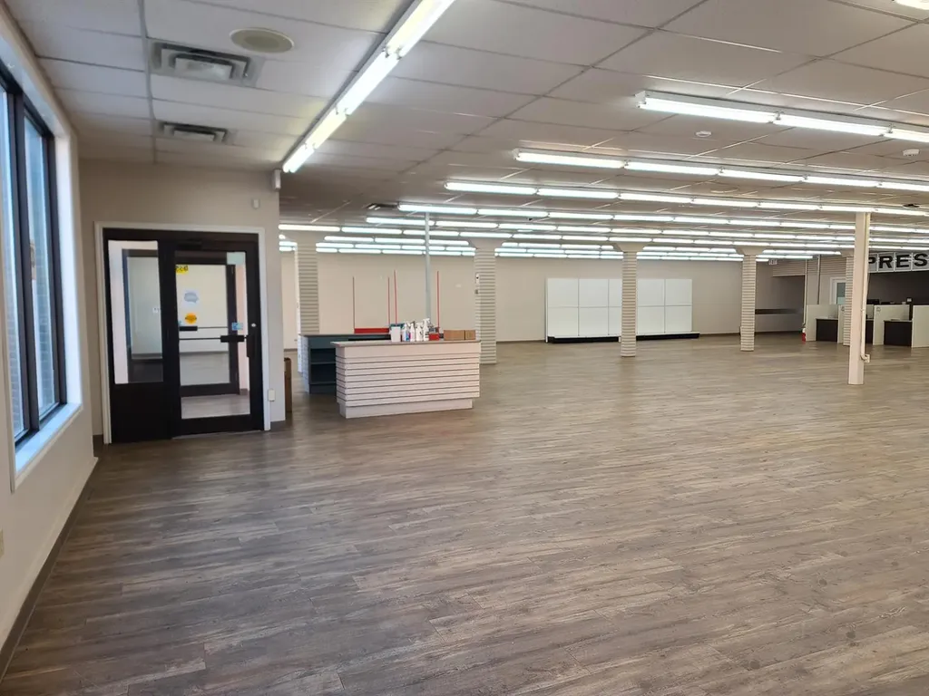 10013 100 Avenue Peace River AB T8S 2A5