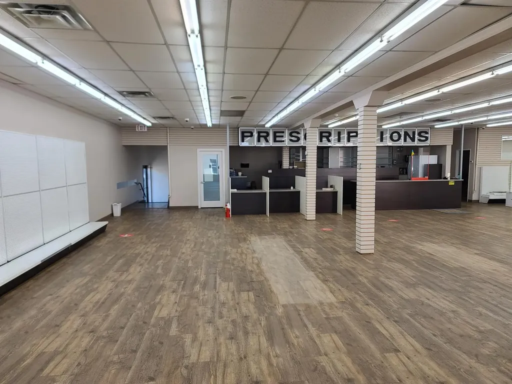 10013 100 Avenue Peace River AB T8S 2A5