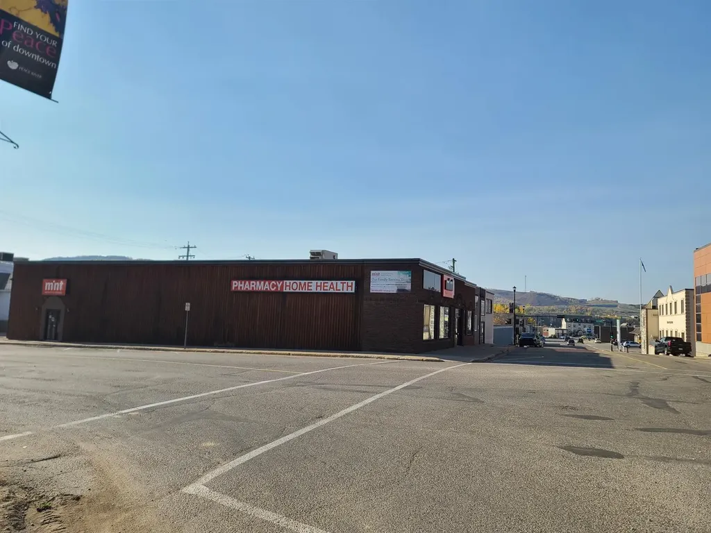 10013 100 Avenue Peace River AB T8S 2A5