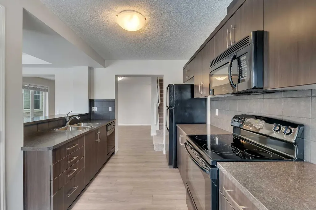 165 Windstone Avenue SW Airdrie AB T4B 3R3