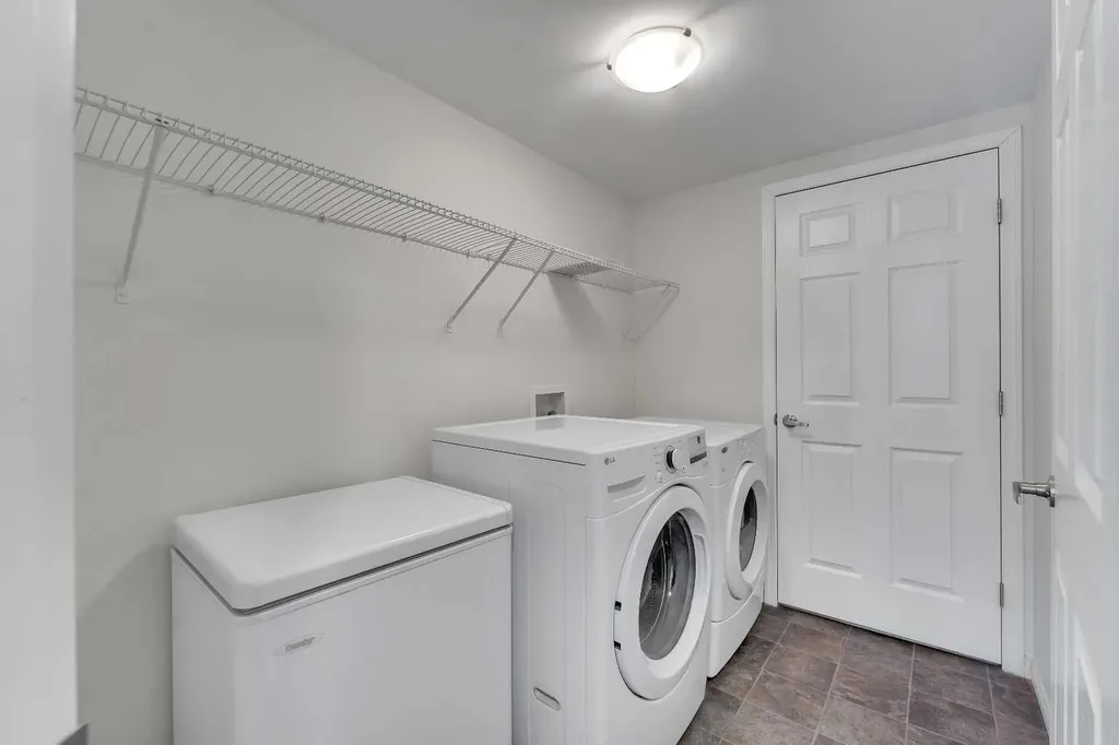 165 Windstone Avenue SW Airdrie AB T4B 3R3