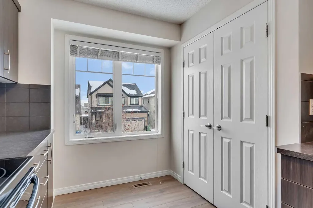165 Windstone Avenue SW Airdrie AB T4B 3R3