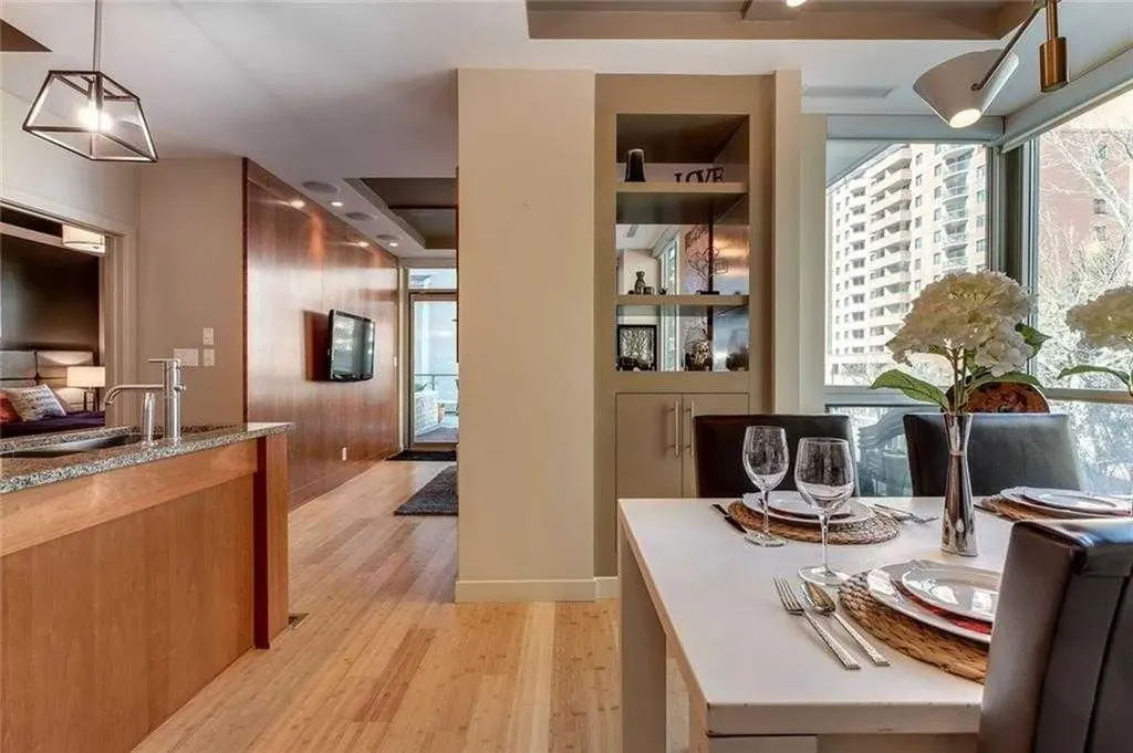 701 3 Avenue SW Calgary AB T2P 5R3
