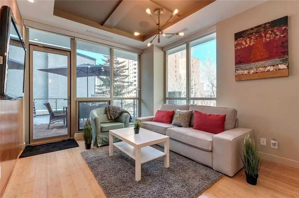 701 3 Avenue SW Calgary AB T2P 5R3