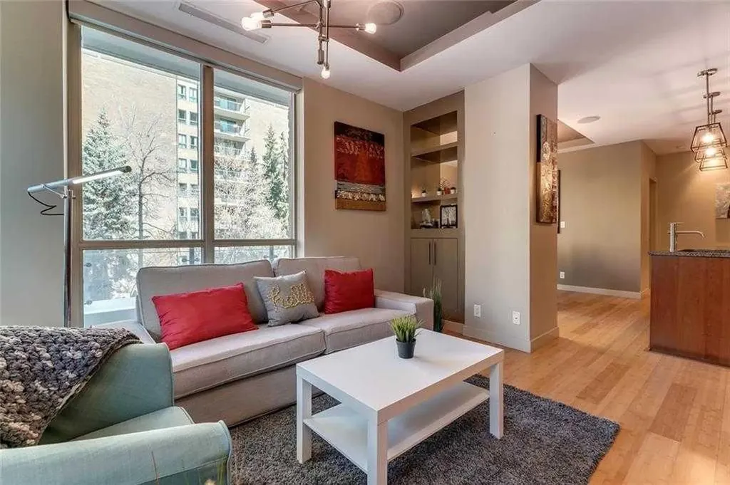 701 3 Avenue SW Calgary AB T2P 5R3