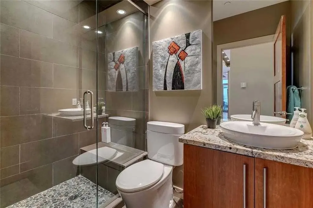 701 3 Avenue SW Calgary AB T2P 5R3