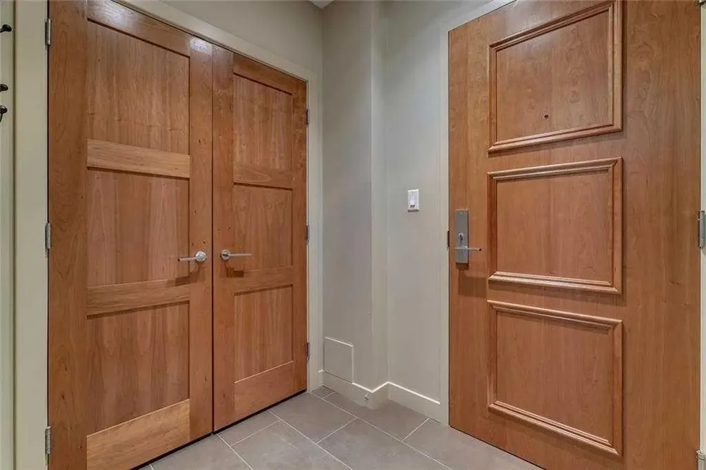 701 3 Avenue SW Calgary AB T2P 5R3