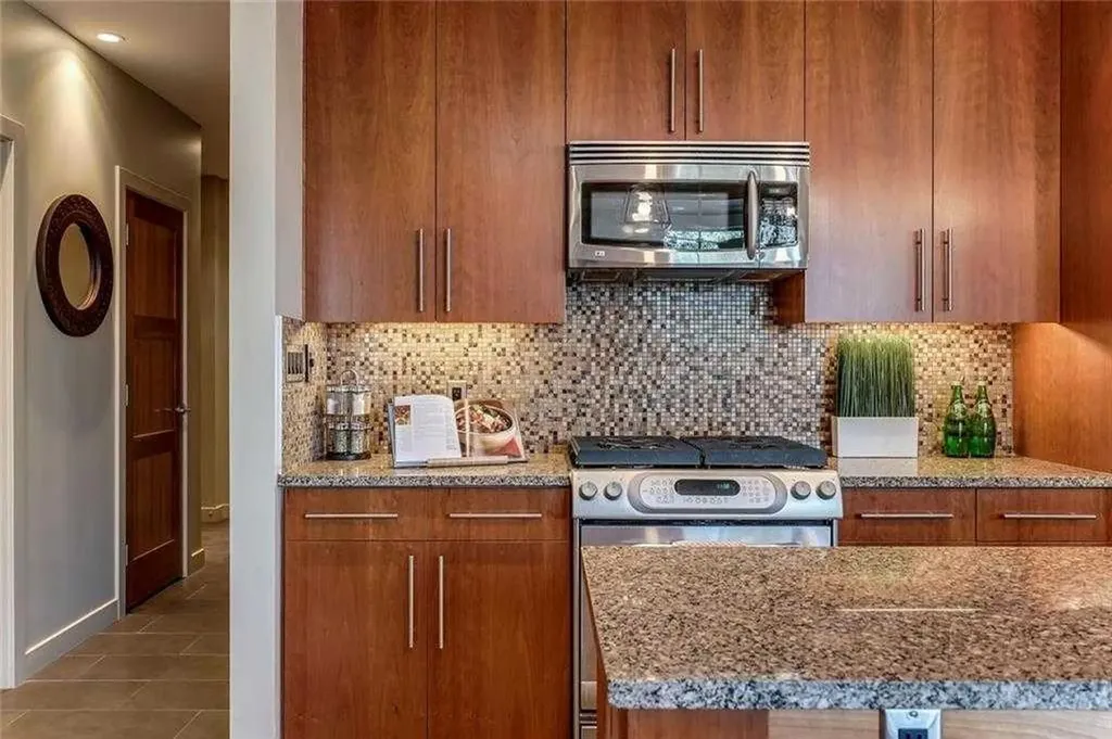 701 3 Avenue SW Calgary AB T2P 5R3