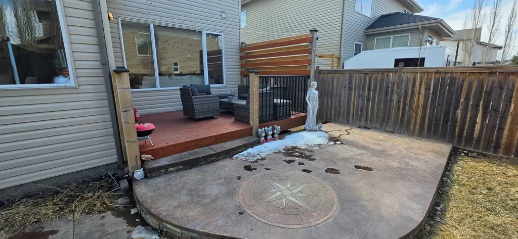4 Drake Landing Gate Okotoks AB T1S 0E5