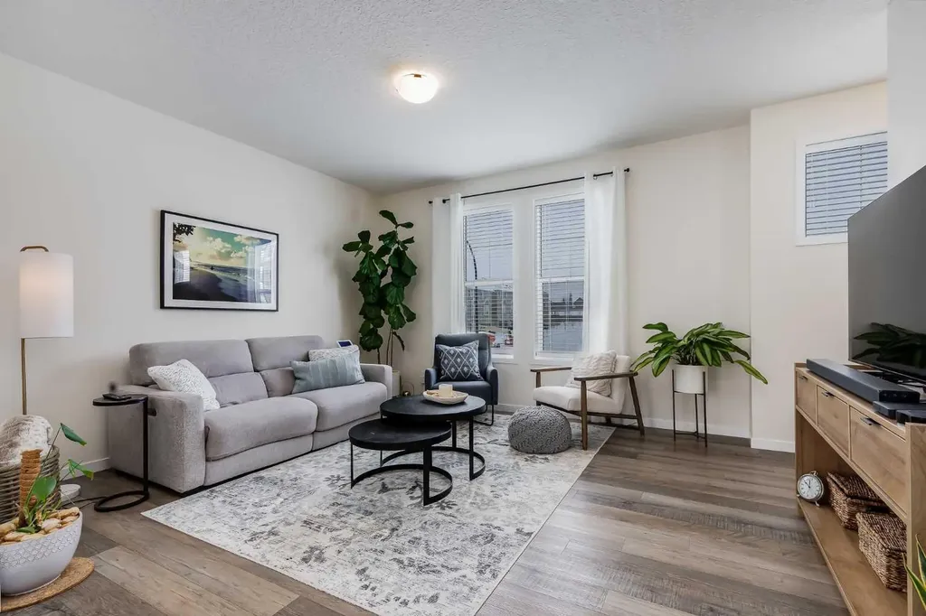 237 South Point Park SW Airdrie AB T4B 5G8