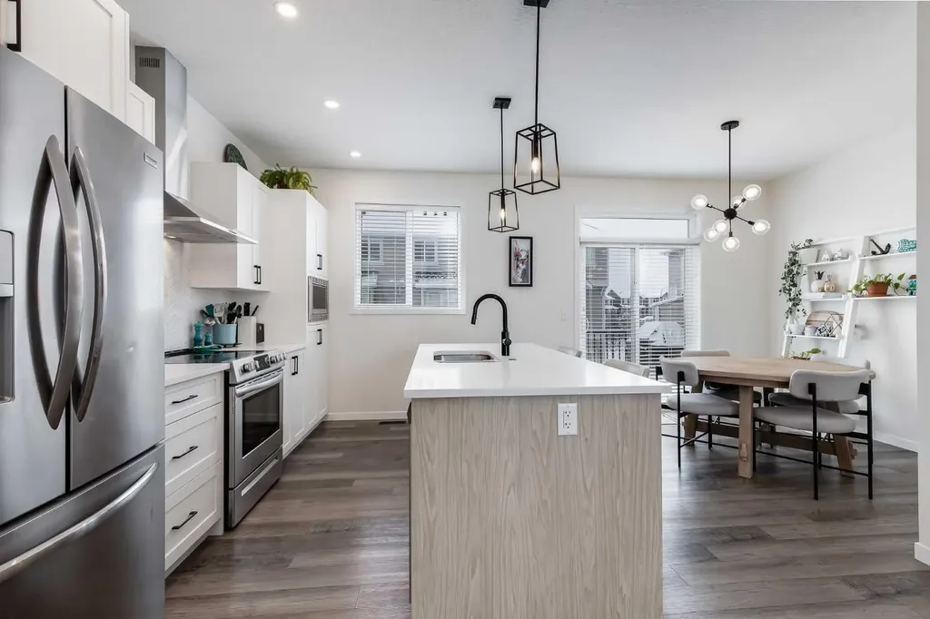 237 South Point Park SW Airdrie AB T4B 5G8