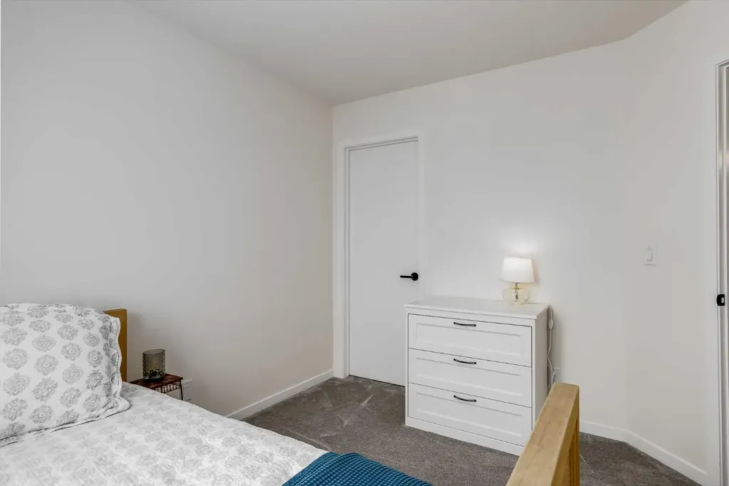 237 South Point Park SW Airdrie AB T4B 5G8