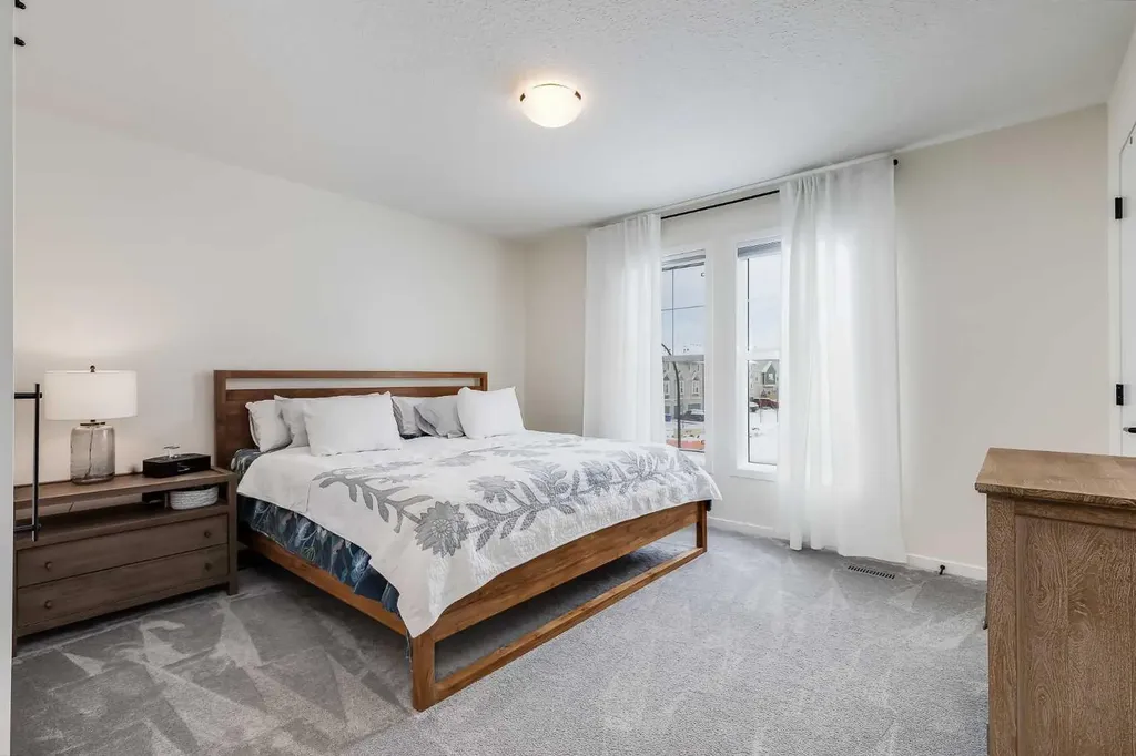 237 South Point Park SW Airdrie AB T4B 5G8