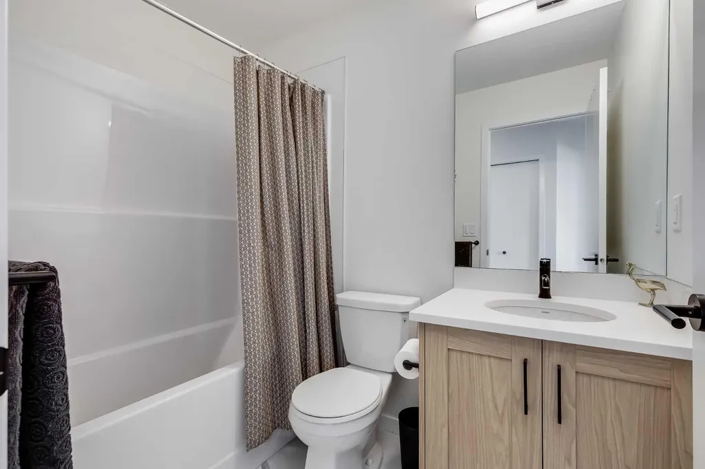 237 South Point Park SW Airdrie AB T4B 5G8